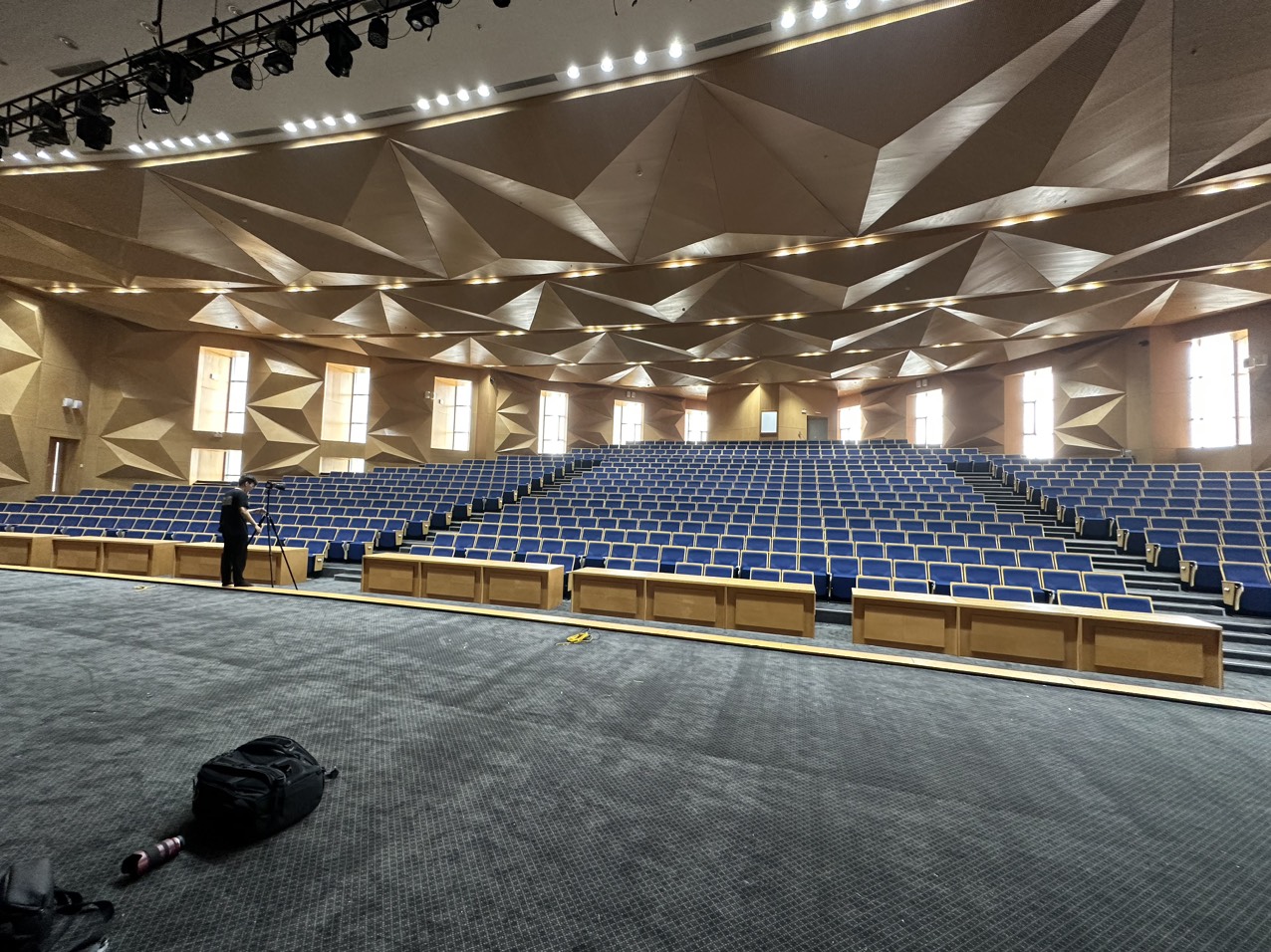 Thi công trang âm Học viện Chính sách và Phát triển – Hà Nội